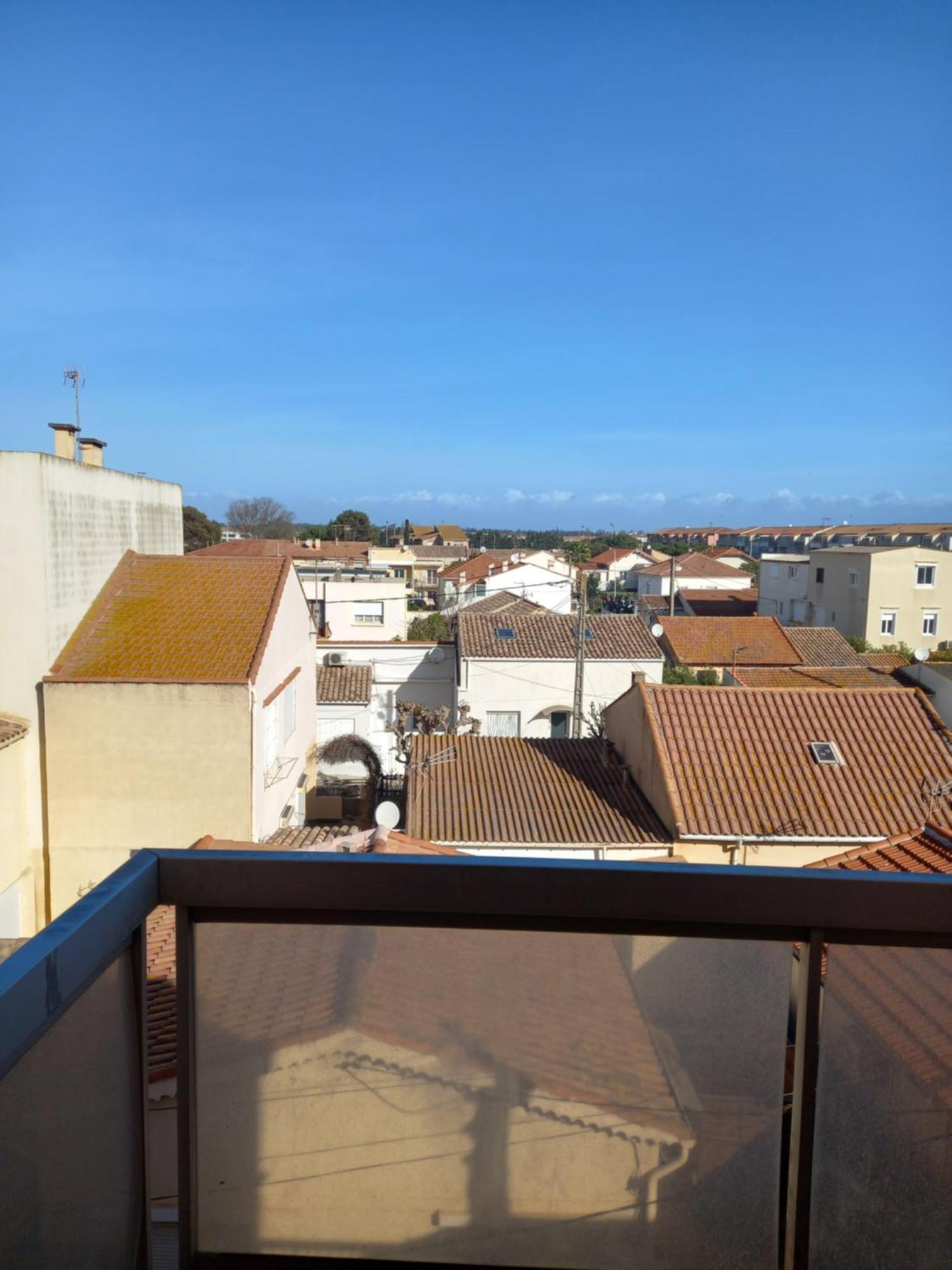 Apartment Avec Petite Terrasse Proche Et Commerces *