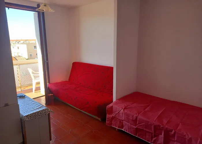 Studio Avec Petite Terrasse Proche Plage Et Commerces