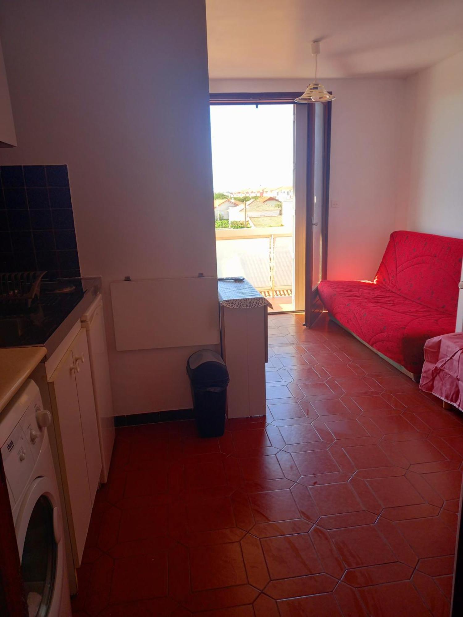 Apartment Avec Petite Terrasse Proche Et Commerces